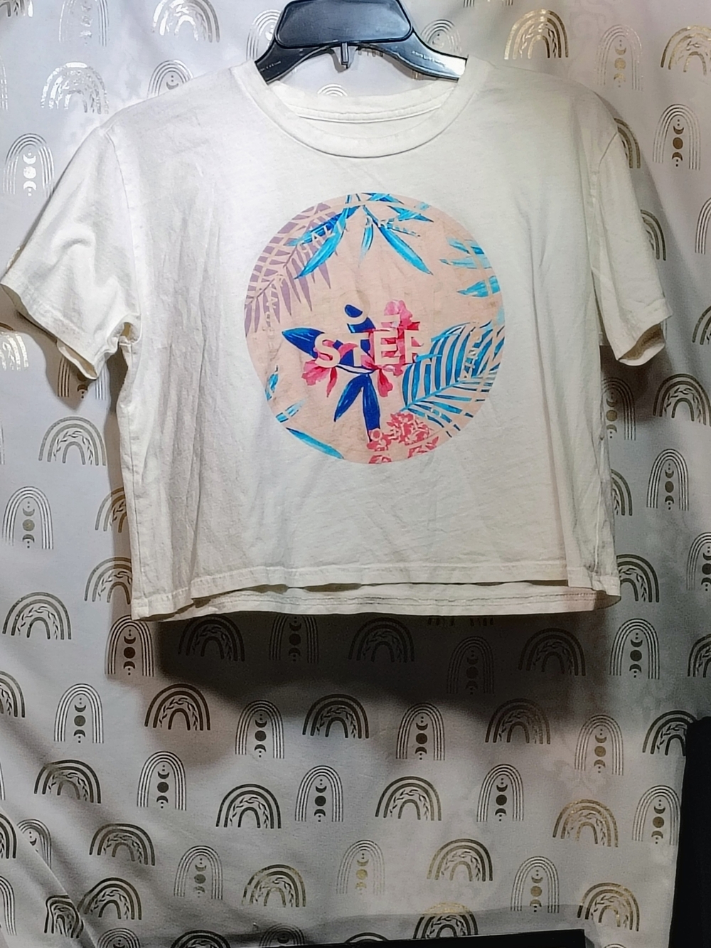 Hollister Cream Crop Tee with Blue and Pink Tropical Circle Graphic